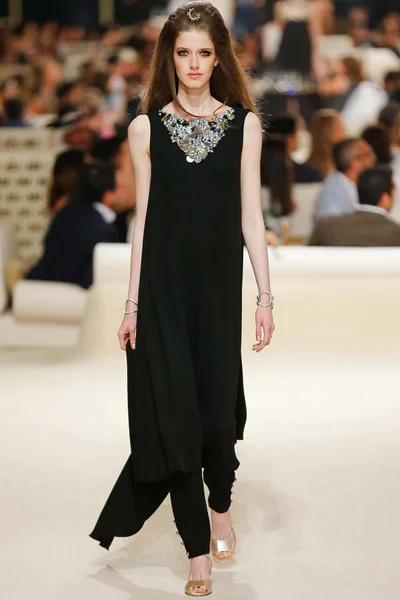 Look 80